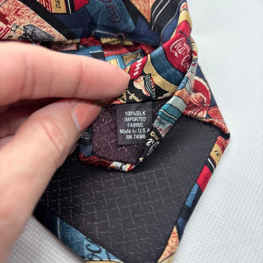 Coca-Cola‎ Necktie Mens Vintage Soda Advertisement Silk Graphic Tie Americana